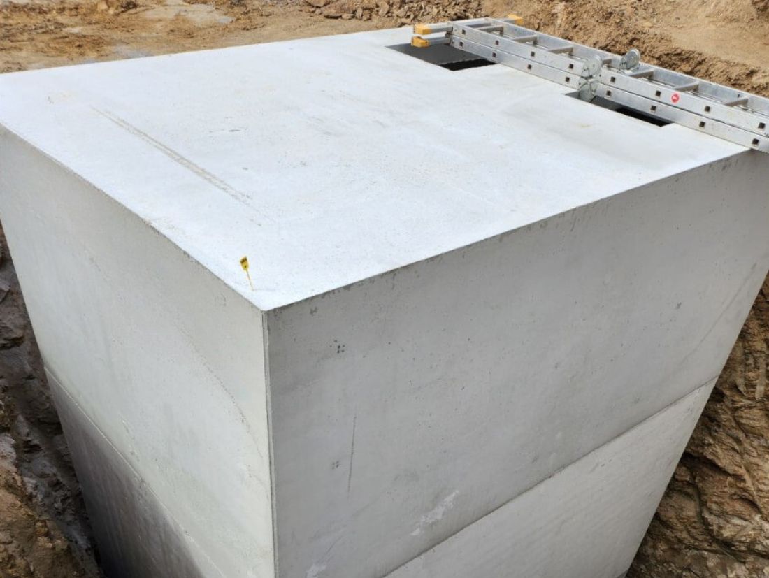 detailní reference, Betonová odvodňovací šachta parovodu, Pelhřimov, db betonové jímky